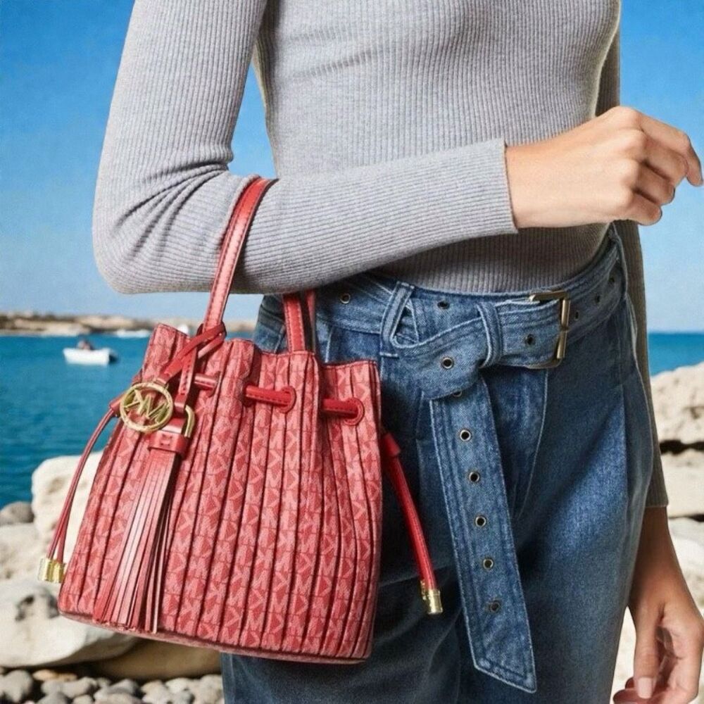 Michael Michael Kors Signature Willa Extra Small Convertible Pleated Bucket Grab